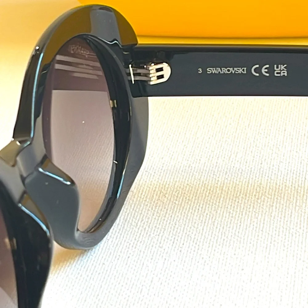 BNIB SWAROVSKI CRYSTAL SUNGLASSES BLACK 52-21-140 - Picture 6 of 14
